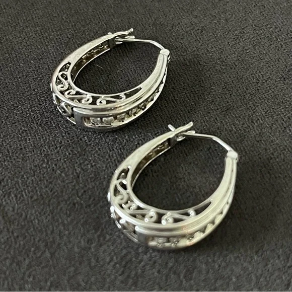 Elegant Sterling Silver 1/4 cttw Natural Diamond Hoop Earrings - Picture 4 of 9